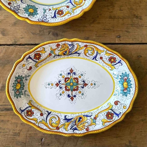 Oval platter Raffaellesco