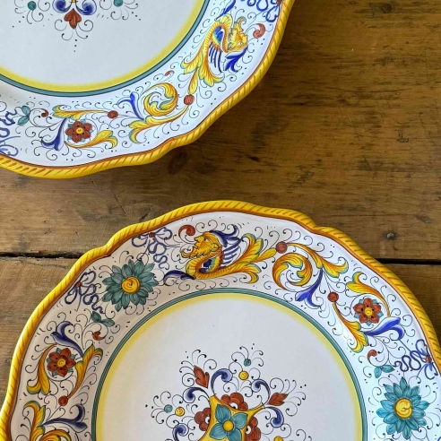 Round platter Raffaellesco