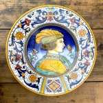 Piatto ø 35cm. Ritratto di Paggio rinascimentale